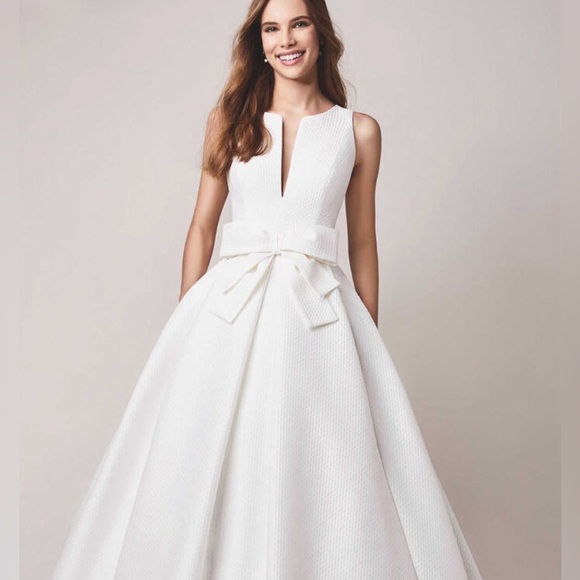 Jesus Peiro 2020 – 110 Sample Gown - Picture 3 of 7